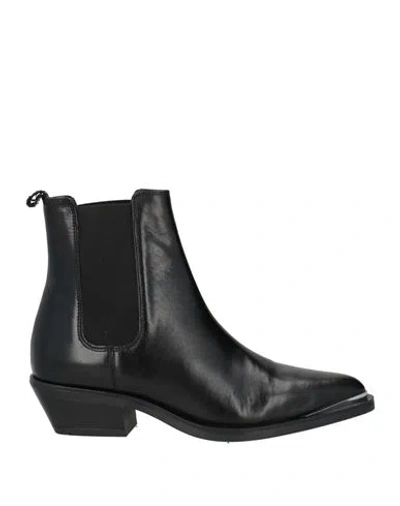 Carmens Woman Ankle Boots Black Size 8 Leather