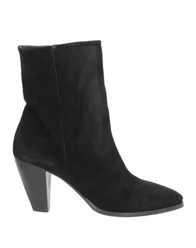 Carmens Woman Ankle Boots Black Size 8 Leather