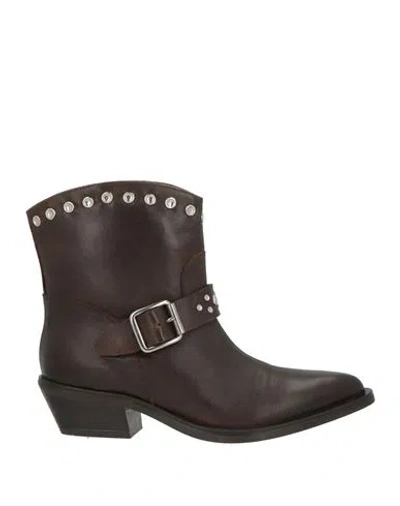 Carmens Woman Ankle Boots Brown Size 6 Leather