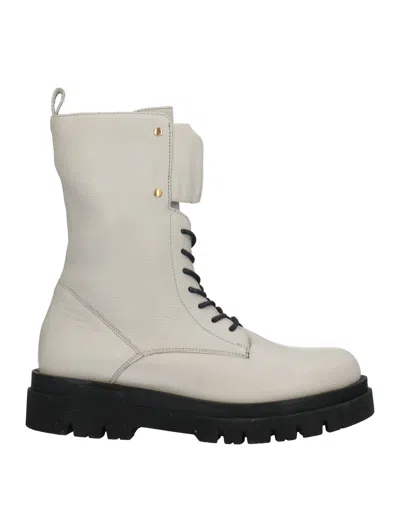 Carmens Ankle Boots In Light Grey