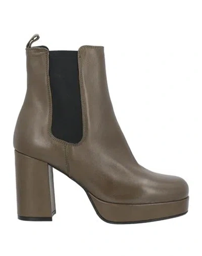 Carmens Woman Ankle Boots Military Green Size 7 Leather