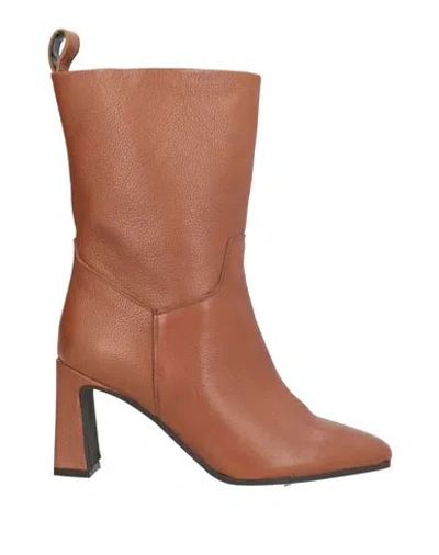 Carmens Woman Ankle Boots Tan Size 7 Leather In Brown