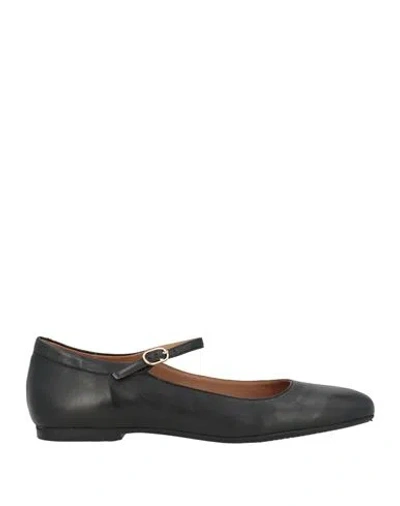 Carmens Woman Ballet Flats Black Size 6 Leather