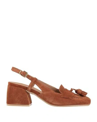 Carmens Woman Pumps Brown Size 8 Leather