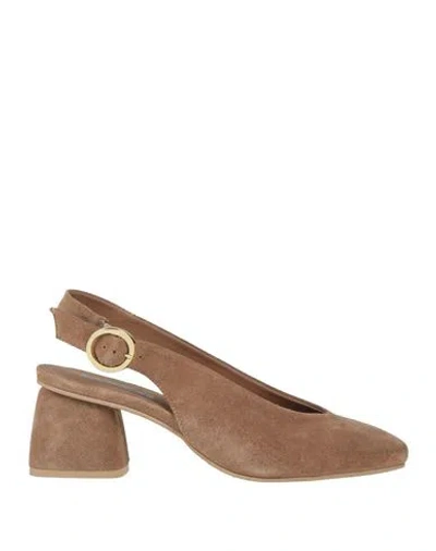 Carmens Woman Pumps Camel Size 8 Leather