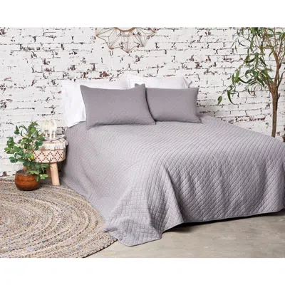 Carol & Frank Jersey Gray Quilt