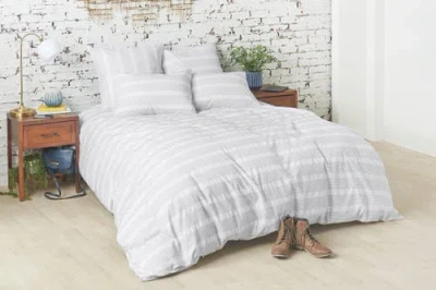 Carol & Frank Mason Queen Duvet Cover In White