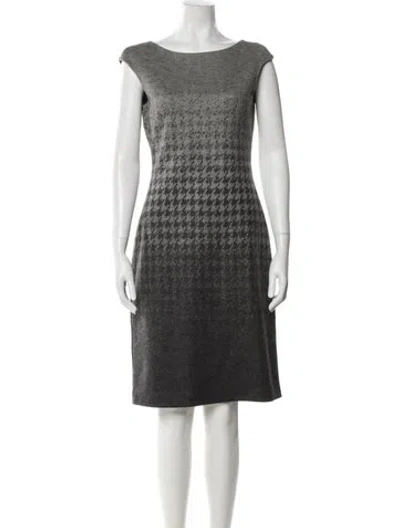 Pre-owned Carolina Herrera Bateau Neckline Knee-length Dress In Gray