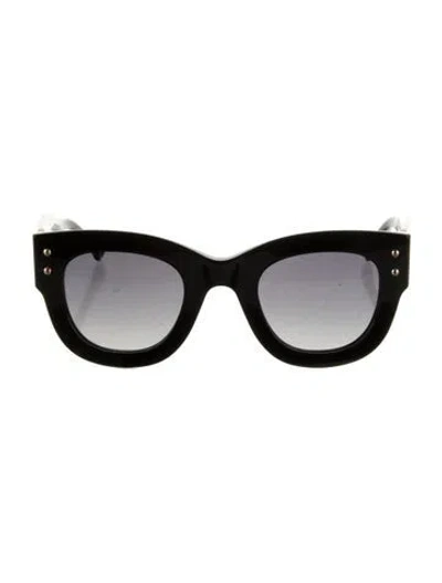 Pre-owned Carolina Herrera Cat-eye Gradient Sunglasses In Black