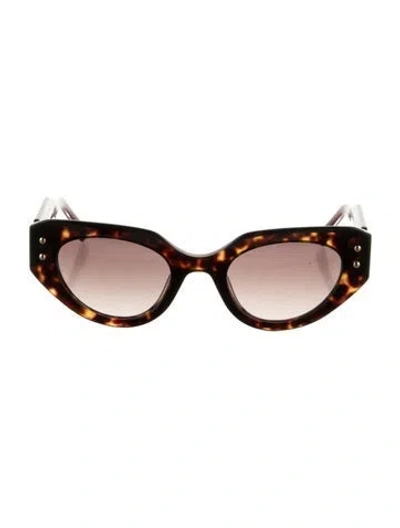 Pre-owned Carolina Herrera Cat-eye Gradient Sunglasses In Brown