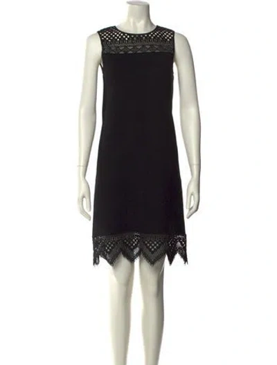 Pre-owned Carolina Herrera Crew Neck Knee-length Dress In Black