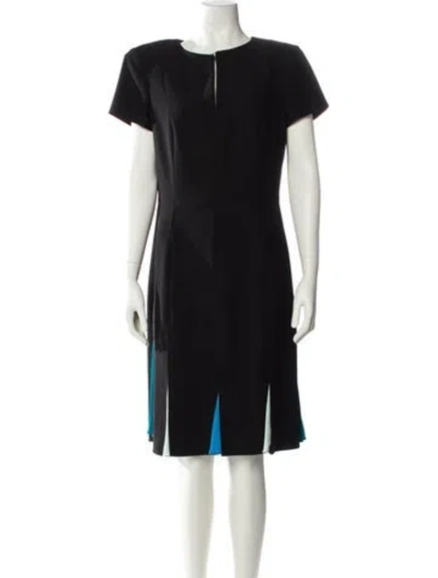 Pre-owned Carolina Herrera Crew Neck Knee-length Dress In Blue