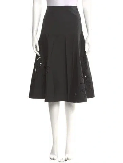 Pre-owned Carolina Herrera Embroidered Accent Midi Length Skirt In Black