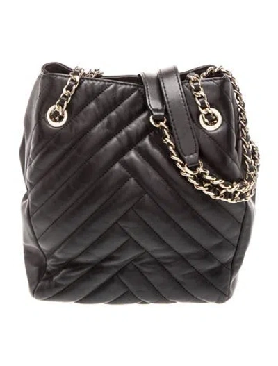 Pre-owned Carolina Herrera Leather Shoulder Bag In Black