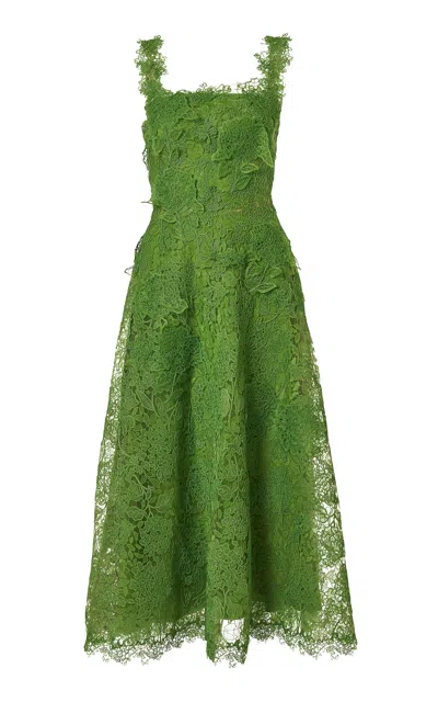 Carolina Herrera Moda Operandi In Green