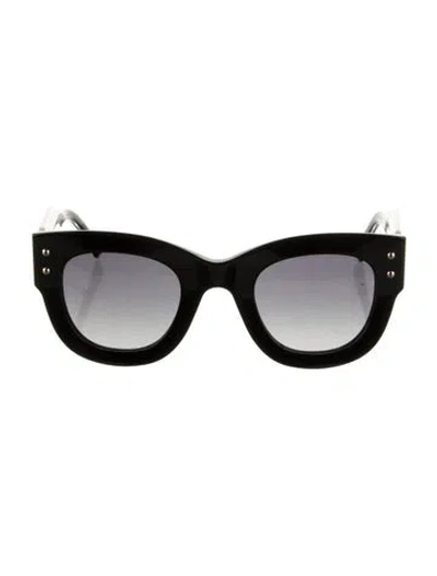 Pre-owned Carolina Herrera Oversize Gradient Sunglasses In Black