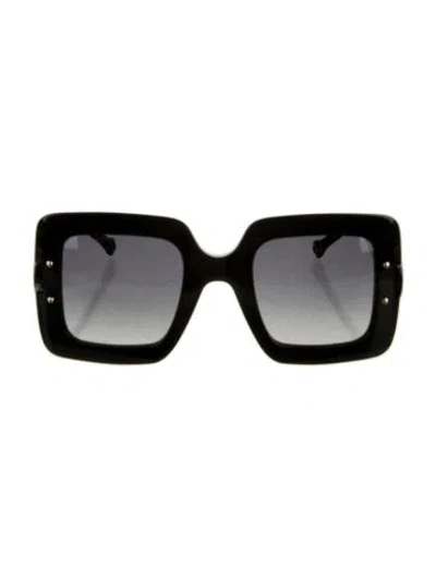 Pre-owned Carolina Herrera Oversize Gradient Sunglasses In Black