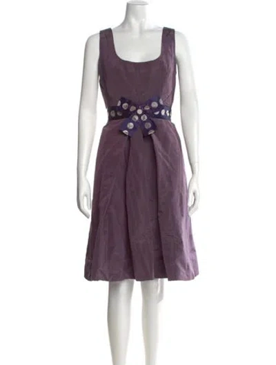 Pre-owned Carolina Herrera Scoop Neck Knee-length Dress In Purple