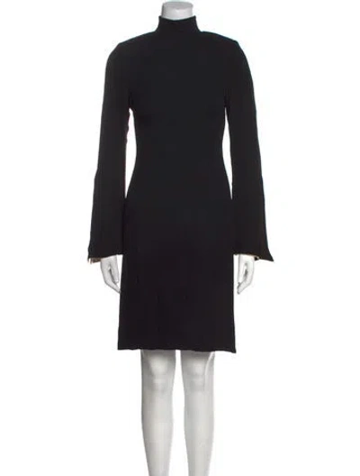 Pre-owned Carolina Herrera Silk Knee-length Dress In Black