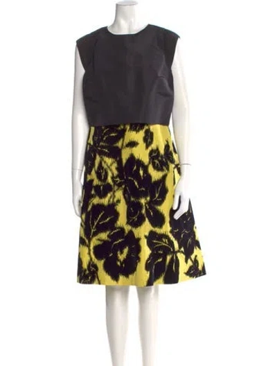 Pre-owned Carolina Herrera Silk Knee-length Dress In Black