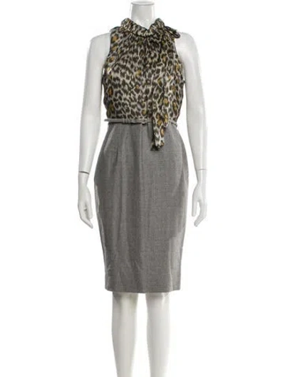 Pre-owned Carolina Herrera Silk Knee-length Dress In Gray