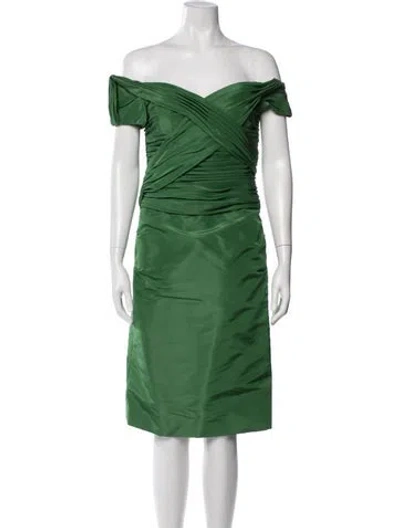 Pre-owned Carolina Herrera Silk Knee-length Dress In Green