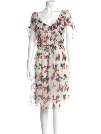 Pre-owned Carolina Herrera Silk Knee-length Dress In Neutral
