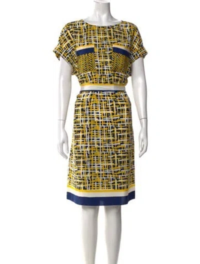 Pre-owned Carolina Herrera Silk Knee-length Dress In Yellow