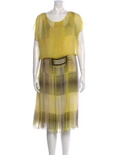 Pre-owned Carolina Herrera Silk Midi Length Dress In Yellow