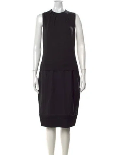 Pre-owned Carolina Herrera Virgin Wool Knee-length Dress In Black