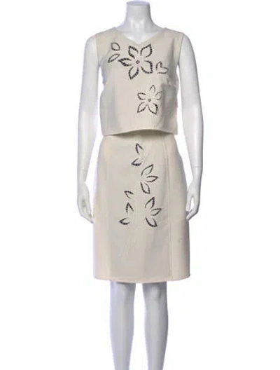 Pre-owned Carolina Herrera Virgin Wool Knee-length Dress In White