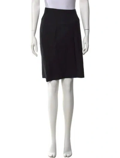 Pre-owned Carolina Herrera Virgin Wool Knee-length Skirt In Black