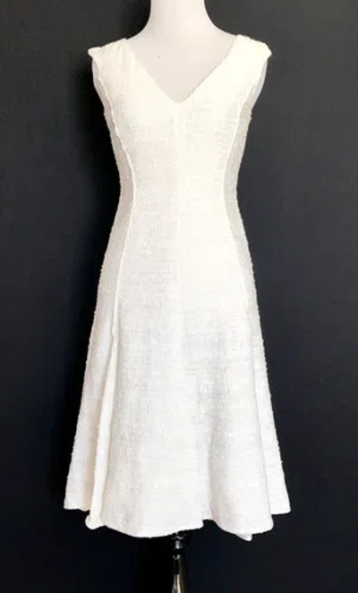 Pre-owned Carolina Herrera White Formal Dress. Retails $910 Price $395 Size 0
