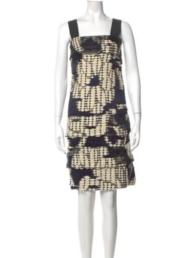 Pre-owned Carolina Herrera Wool Knee-length Dress In Blue