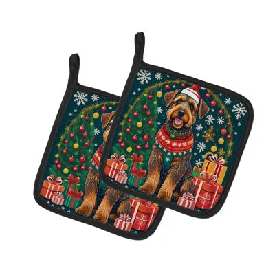 Caroline's Treasures Airedale Terrier Christmas Pair Of Pot Holders In Multicolor