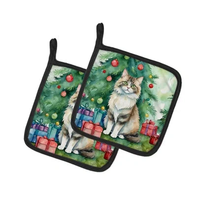 Caroline's Treasures Ragamuffin Cat By The Christmas Tree Pair Of Pot Holders In Multicolor