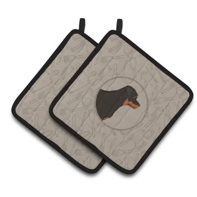 Caroline's Treasures Rottweiler In The Kitchen Potholder In Black;gray