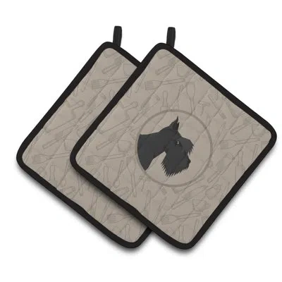 Caroline's Treasures Scottish Terrier In The Kitchen Potholder In Gray