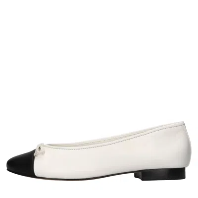 Carrano Flat Shoes In White