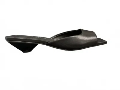 Carrano Low Heel Slide Sanda In Black Leather