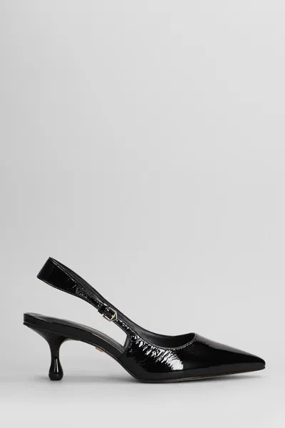 Carrano Pumps In Black
