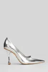 Carrano Metallic Pumps In Silver