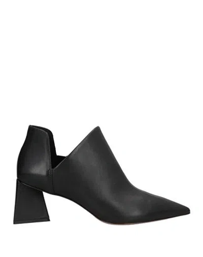 Carrano Woman Ankle Boots Black Size 8 Soft Leather