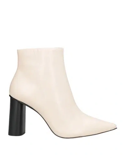 Carrano Woman Ankle Boots Cream Size 6 Leather In White