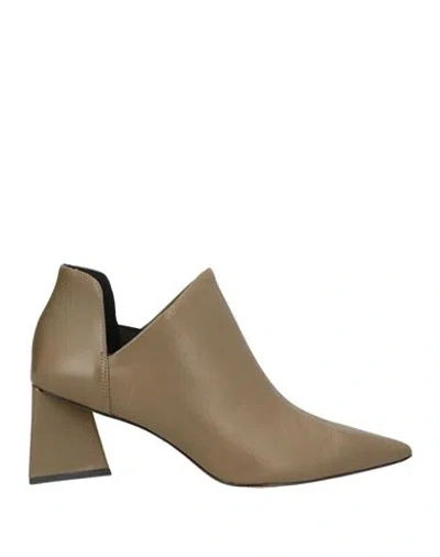Carrano Woman Ankle Boots Military Green Size 9 Leather In Green