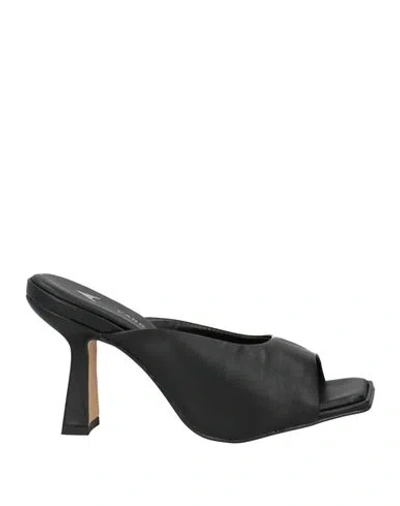 Carrano Woman Sandals Black Size 5 Leather