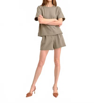 Cartolina Nantucket Chloe Short Sleeve Top In Moss In Green