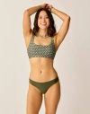 Carve Designs Sanitas 2.0 Compression Bottom In Green
