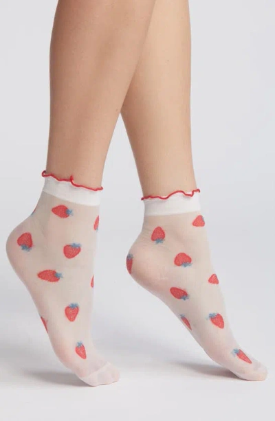 Casa Clara Strawberry Quarter Socks In Mesh Berry