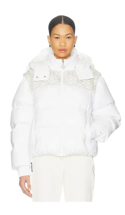Casablanca Puffer With Removable Sleeves In White